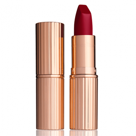 Matte Revolution Lipstick #Red Carpet Red 1.1g ลิปสติกเนื้อแมทสีแดงทับทิมสำหรับลุคเฉิดฉายบนพรมแดง หรูหรา สวยคม เหมือนกลีบกุหลาบสีแดงสด